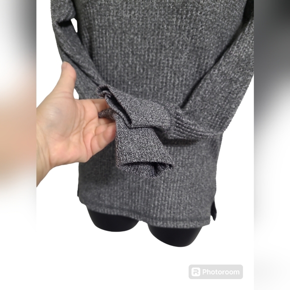 2 FOR💲1️⃣ Bluenotes Grey Waffle Knit Long-sleeved Lightweight Sweater Size XS - Picture 3 of 8